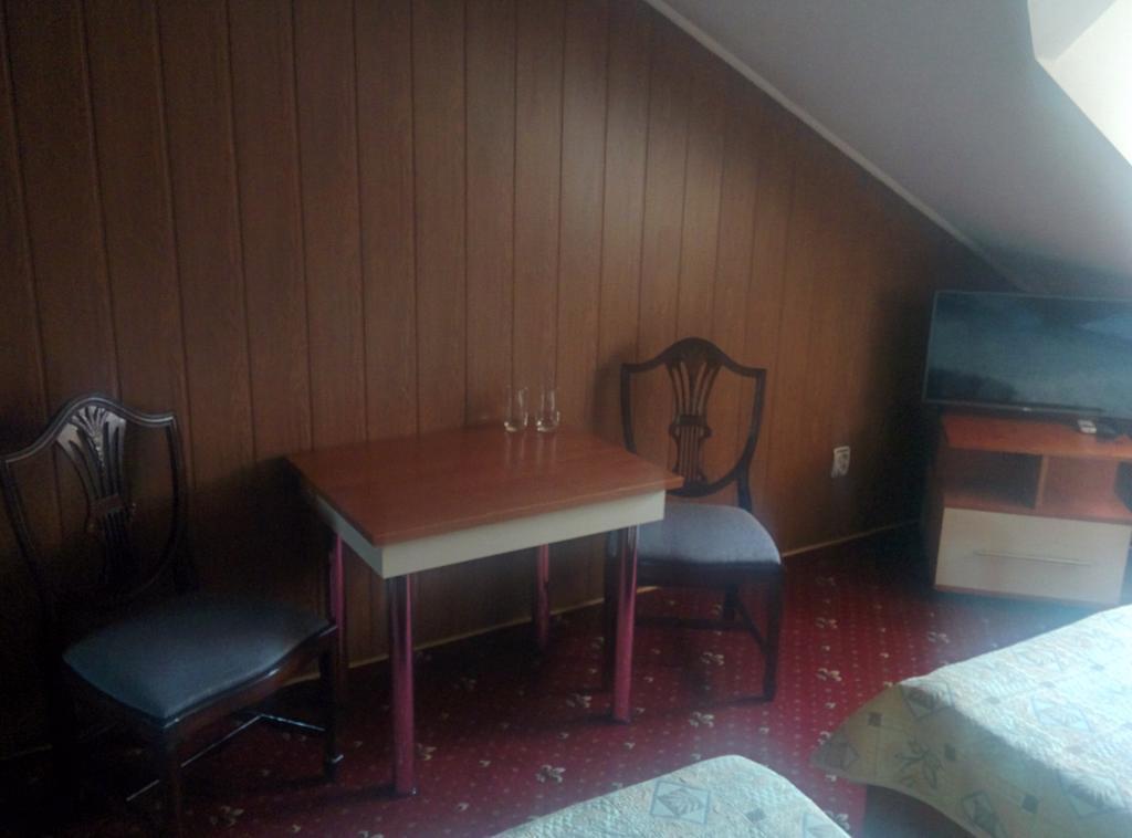Kaiser Hotel チェルニウツィー エクステリア 写真