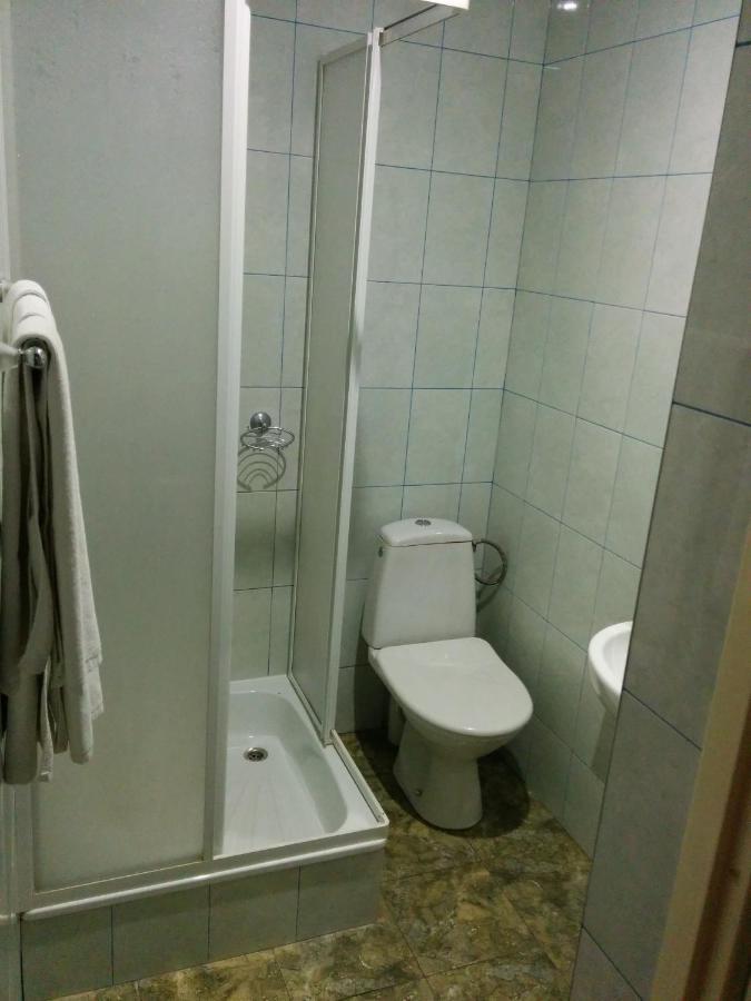 Kaiser Hotel チェルニウツィー エクステリア 写真